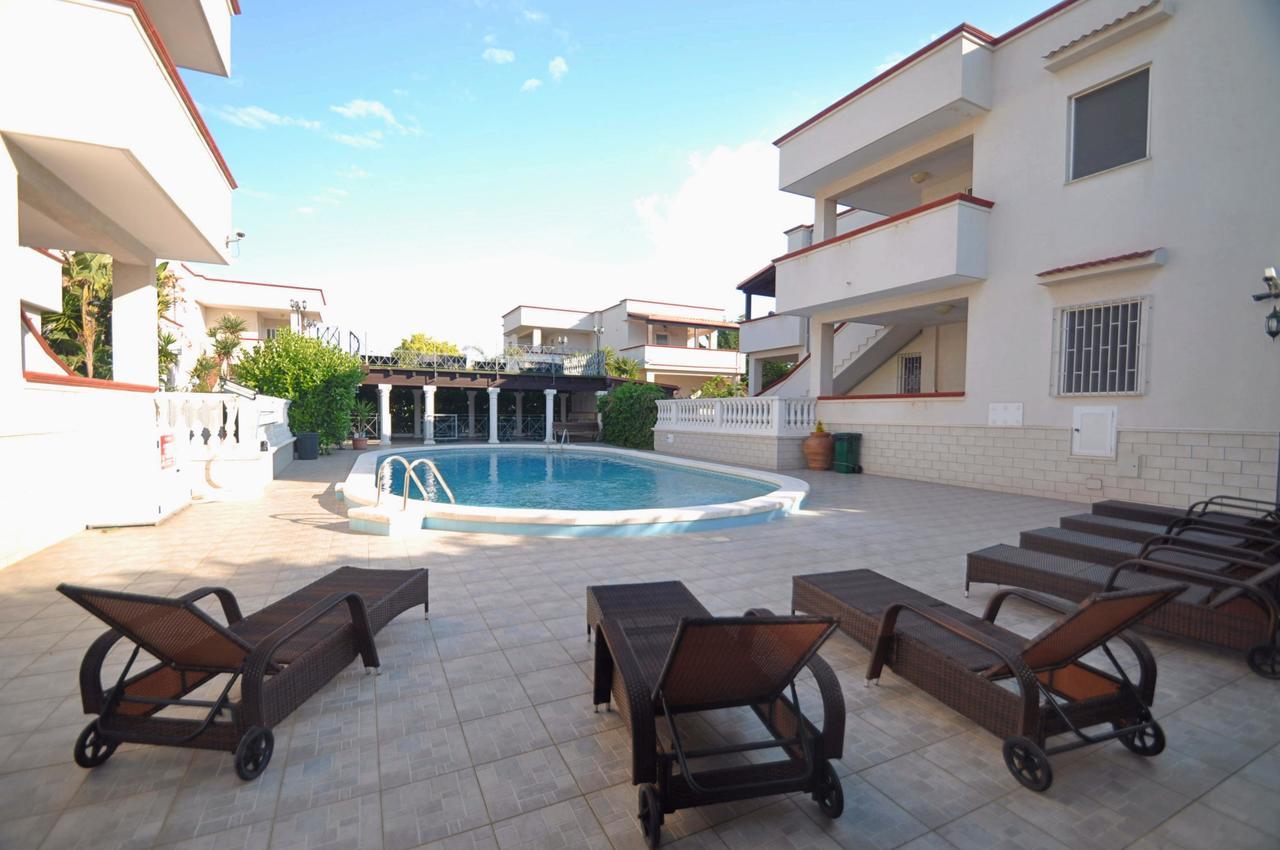 Residence Mezzaluna กาโรวิญโญ ภายนอก รูปภาพ