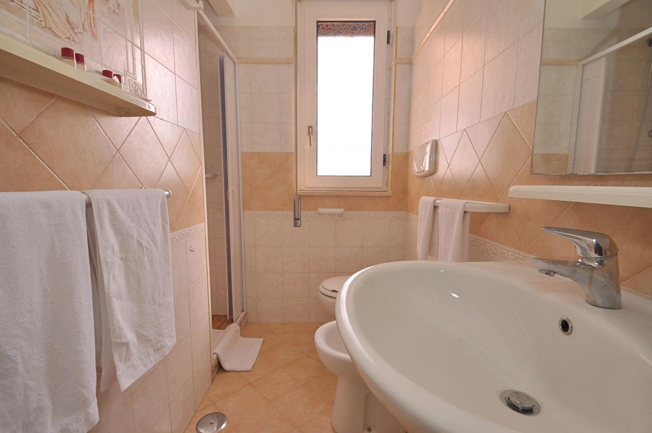 Residence Mezzaluna กาโรวิญโญ ภายนอก รูปภาพ