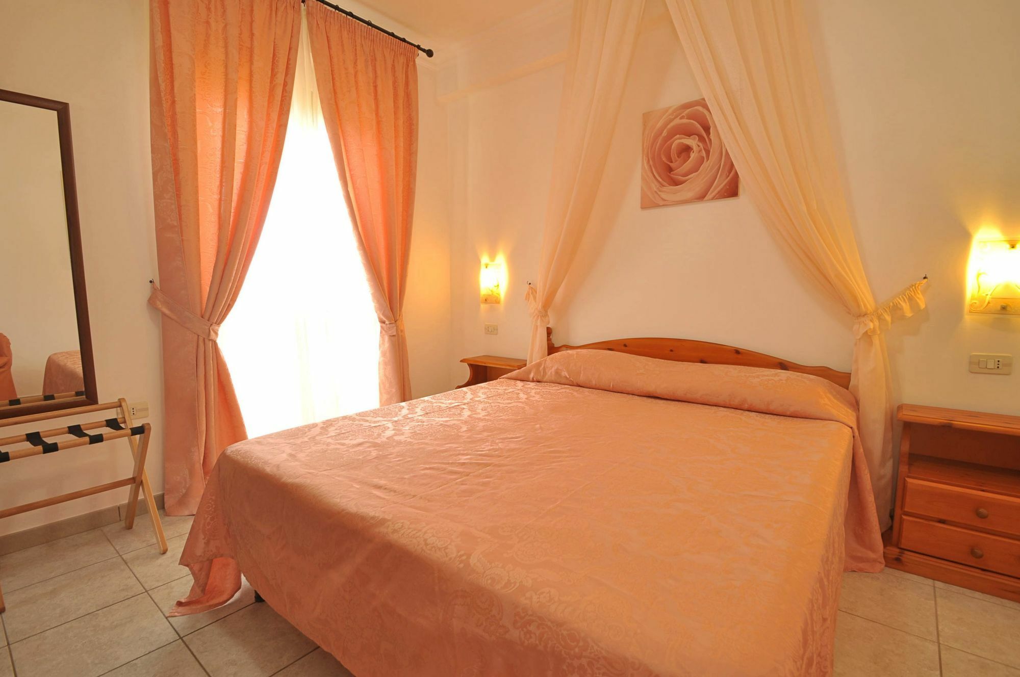 Residence Mezzaluna กาโรวิญโญ ภายนอก รูปภาพ